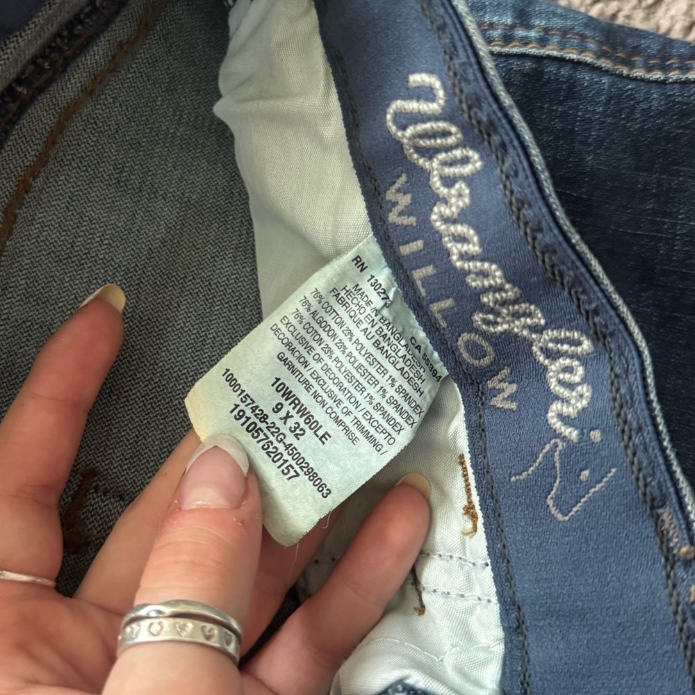 WRANGLER Willow Dark Wash Bootcut Ultimate Riding Jean | Women’s size 9x32 - Picture 5 of 9